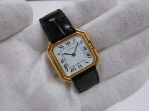 南大阪でカルティエの時計を高く売りたいなら、迷わずJJコレクションビバモール和泉中央店へ♪