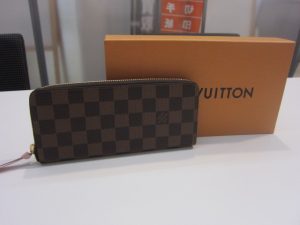 ヴィトンの新品財布高価買取中のJJコレクション東大阪店デス！