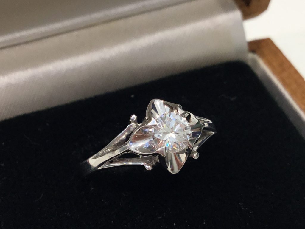 金、プラチナ、ダイヤモンドの買取はJJコレクション ラスパ西大和店へ！