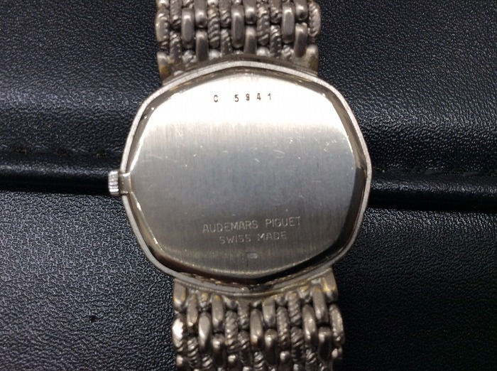 オーデマピゲのコブラのホワイトゴールドの時計を高くお買取りしました！