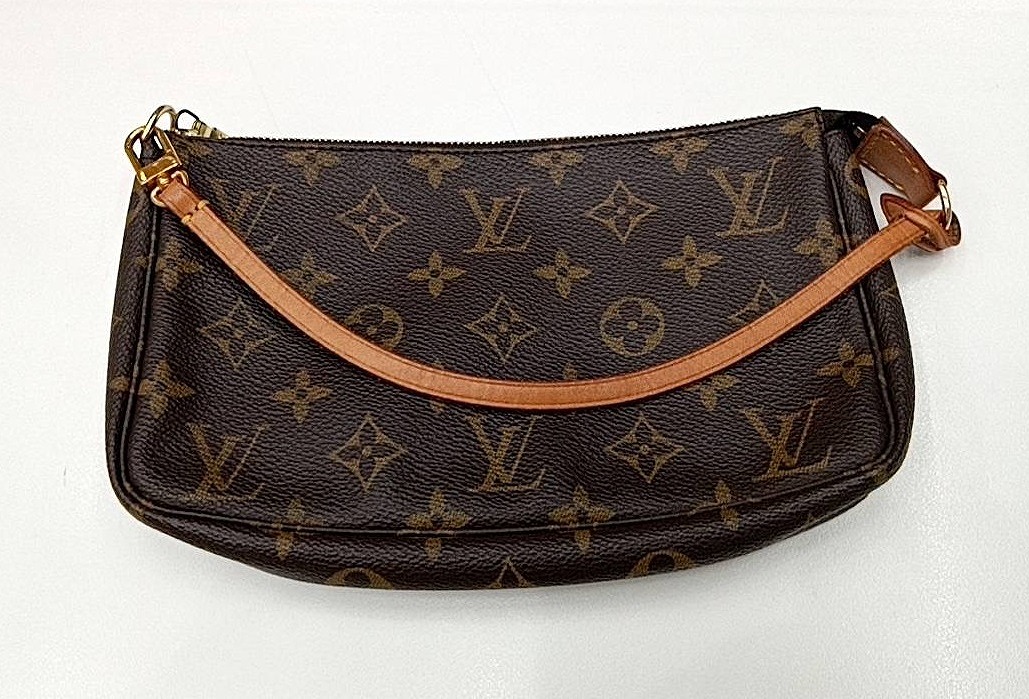 LOUIS VUITTON ルイヴィトン ポシェットアクセソワール モノグラム