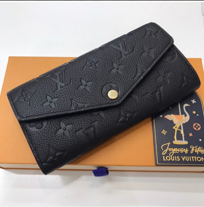 未使用 LV アンプラント ジッピーウォレット M82257