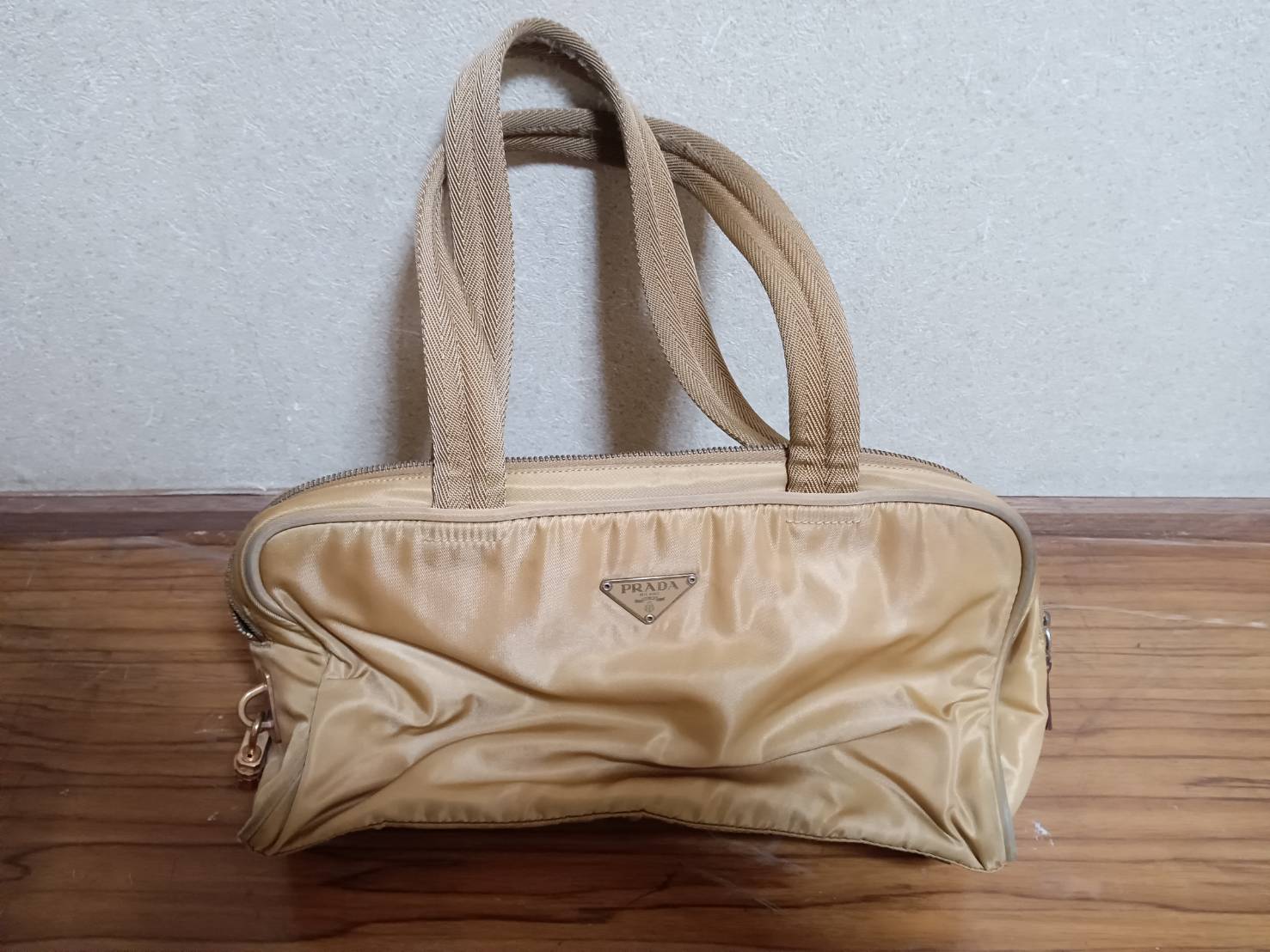 プラダ ハンドバッグ