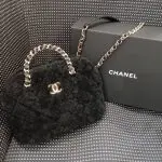 シャネル ムートン ショルダーバッグ