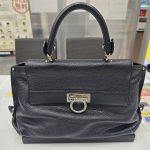 フェラガモ　バッグ