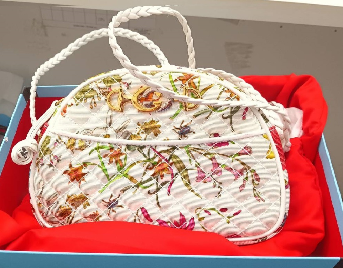 グッチ ショルダーバッグ