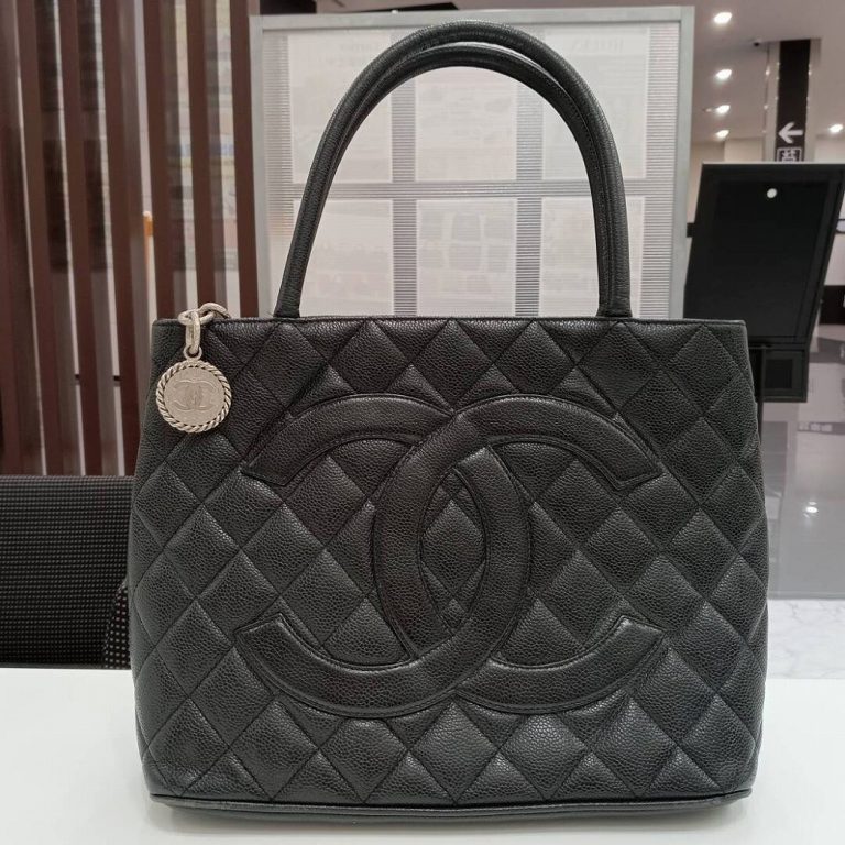 シャネル バッグ