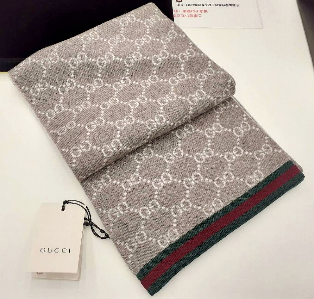 グッチ マフラー