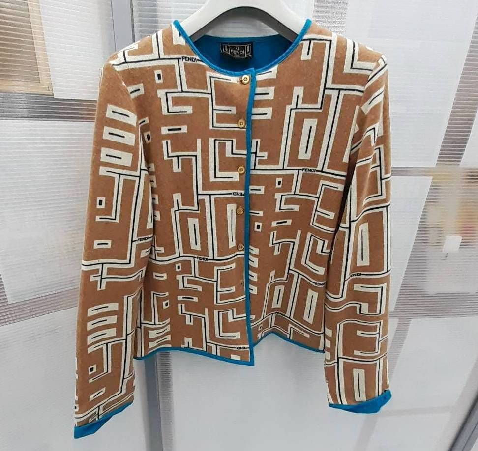 フェンディ トップス