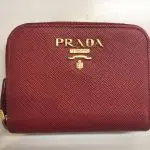 プラダ 財布