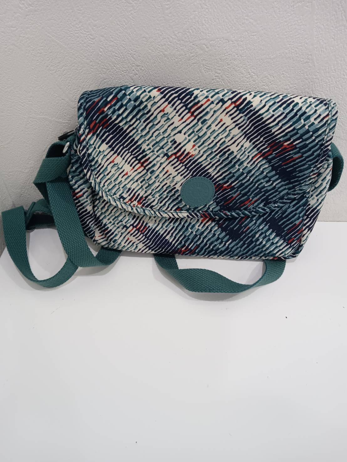 キプスリングス ショルダーバッグ