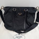 プラダショルダーバッグ