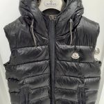 モンクレール ダウンベスト