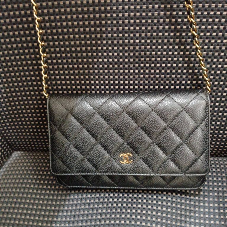 シャネル キャビアスキン チェーンウォレット AP0250