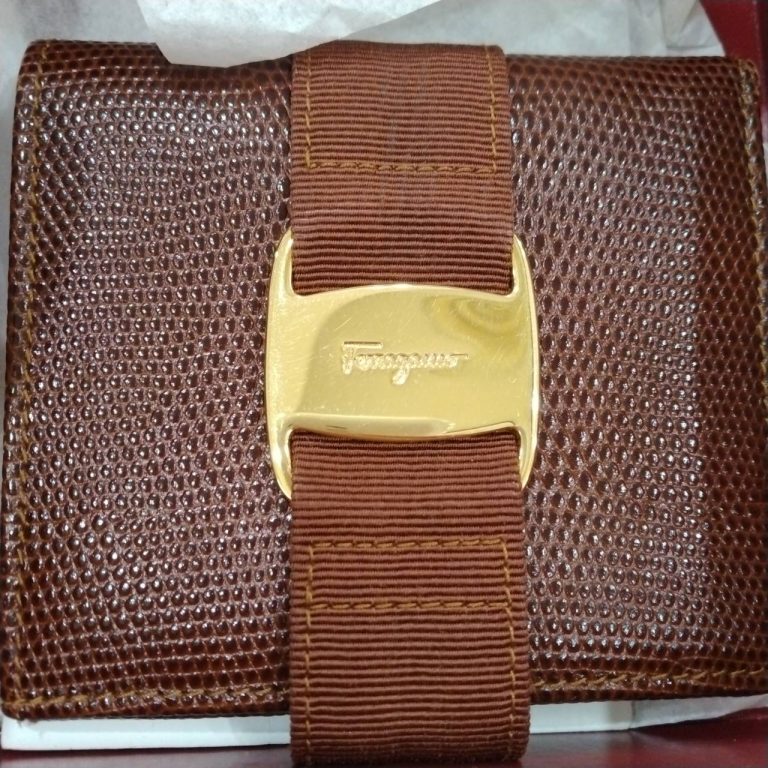 フェラガモ 財布