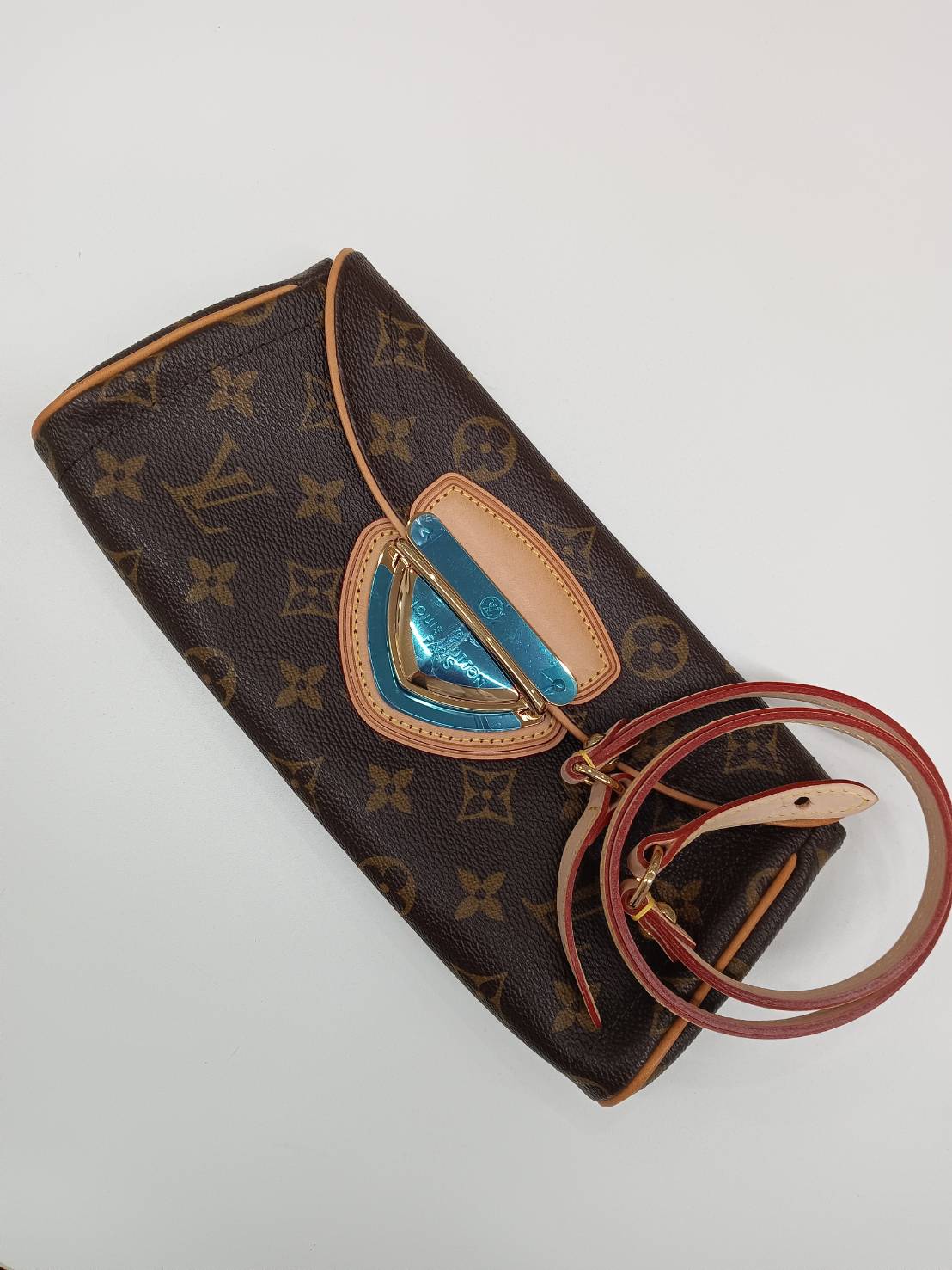 ルイ ヴィトン ポシェット ビバリー M40122