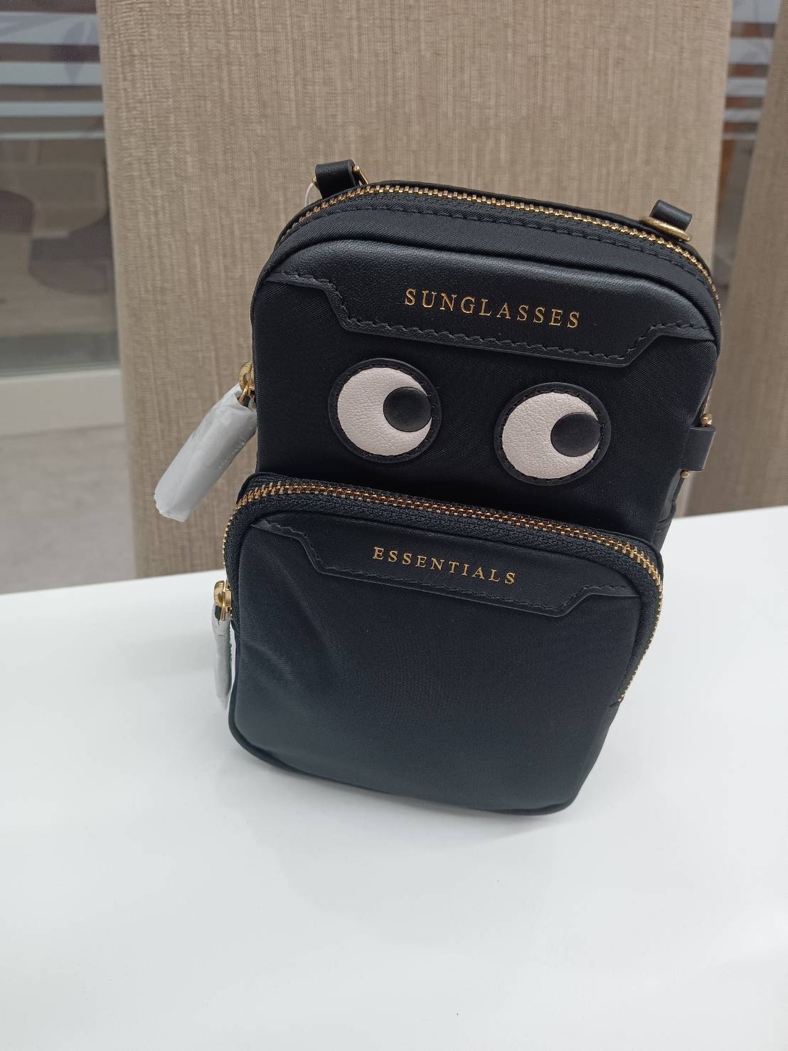 アニヤハインドマーチ クロスボディバッグ