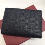 フェラガモ ガンチーニ レザー 名刺入れ