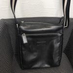 バリー レザー ショルダーバッグ