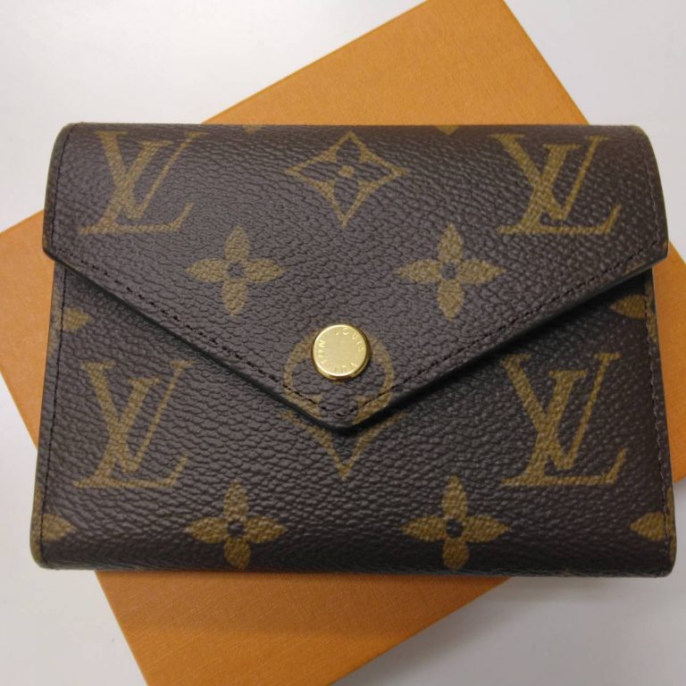 ルイヴィトン ポルトフォイユ ヴィクトーリーヌ M62472モノグラム