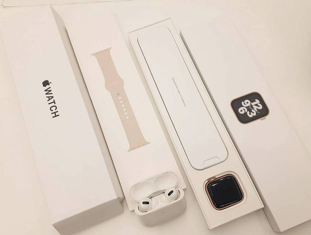 Apple Watch AirPods