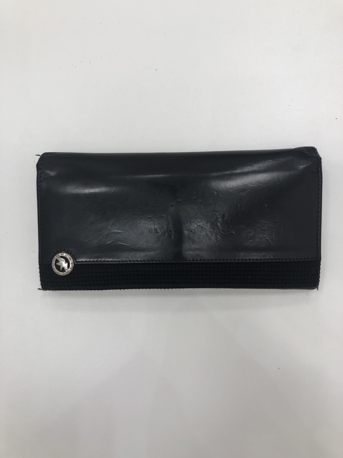 買取実績】ハンティング ワールド 二つ折り長財布 レザー ブラック