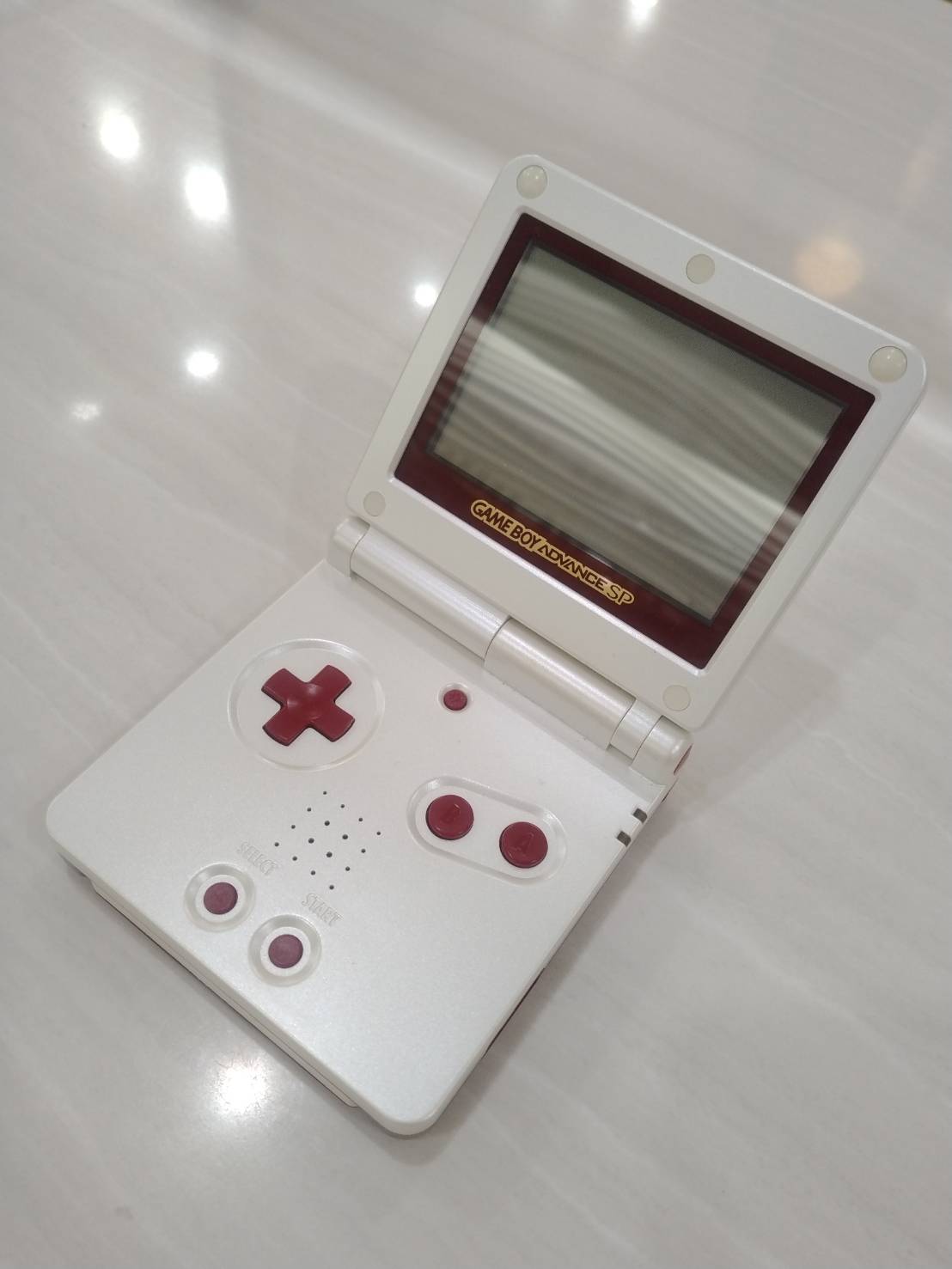 ゲームボーイアドバンス SP ファミコンカラー