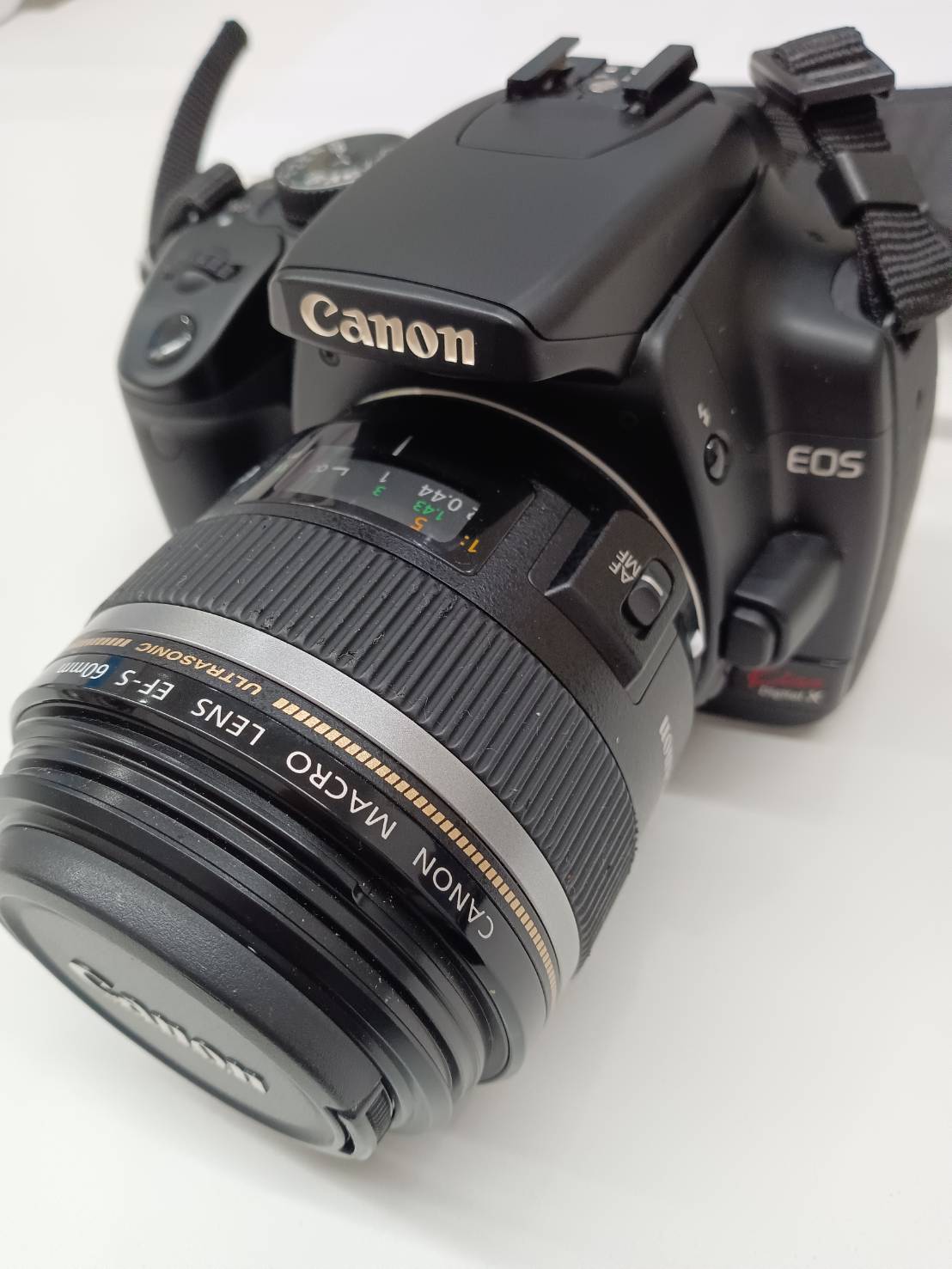 CANON　キャノン デジカメ EOS Kiss X +キャノン マクロ レンズEF-S 60mm